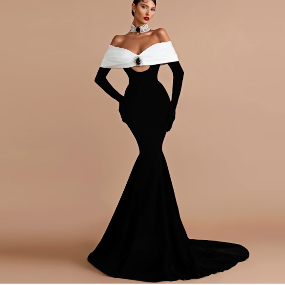 Customized Elegant Velvet No G - Women Formal Event Wear ulasan dan harga