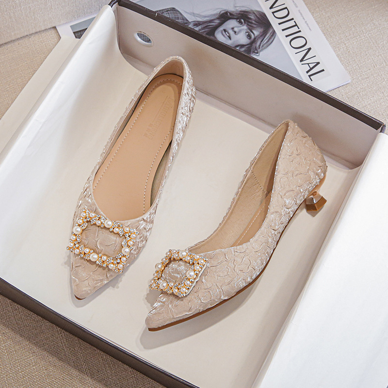 Ivory Textured Satin Pointed T - Kitten Heel Women ulasan dan harga